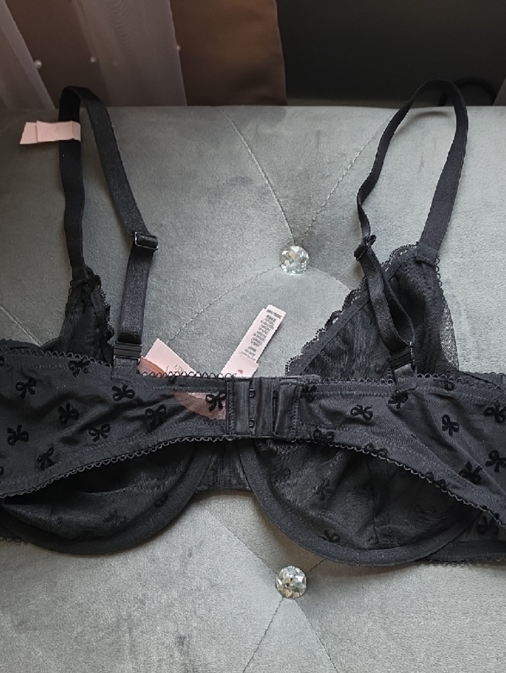 Victoria's Secret Black Lace Underwire Bra with Bow Motif - Picture 5 of 5